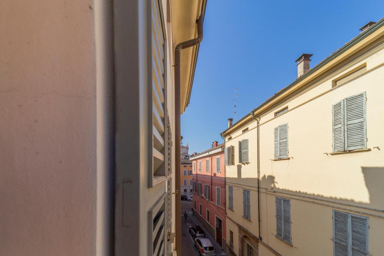 Parrot House - Casa In Centro A Parma Leilighet Eksteriør bilde